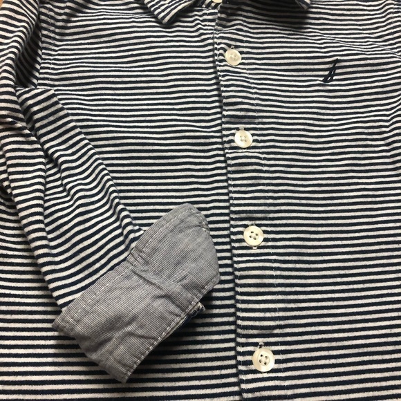 🎉3 For 15$🎉 Blue And White Button Down Shirt - Picture 4 of 5